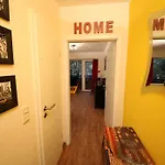 Apartment Art City-studio 1, Modern, Voll Ausgestattet, Zentrale Innenstadtlage, Ruhiges Schlafzimmer, Balkon *