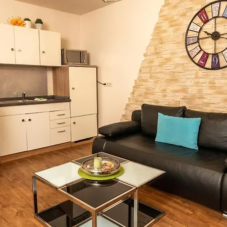 Apartment Art City-studio 1, Modern, Voll Ausgestattet, Zentrale Innenstadtlage, Ruhiges Schlafzimmer, Balkon *