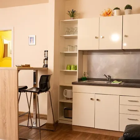 Art City-studio 1, Modern, Voll Ausgestattet, Zentrale Innenstadtlage, Ruhiges Schlafzimmer, Balkon *