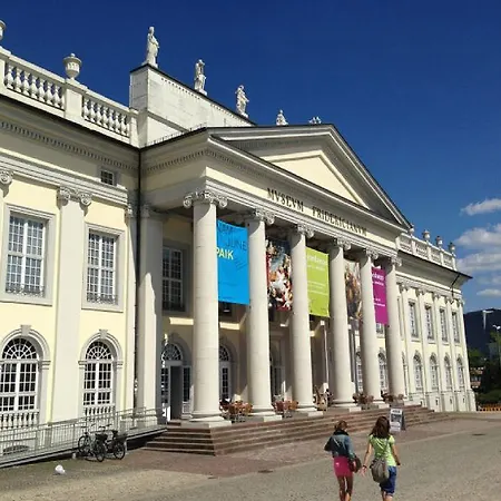 Appartamento Art City-studio 1, Modern, Voll Ausgestattet, Zentrale Innenstadtlage, Ruhiges Schlafzimmer, Balkon *